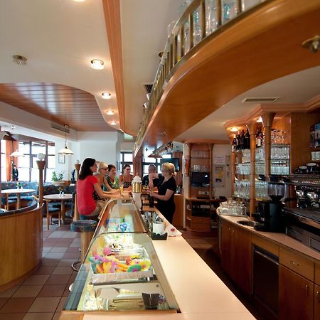 Restaurant - Cafe - Pension Hassler Берґ ім Драуталь Екстер'єр фото