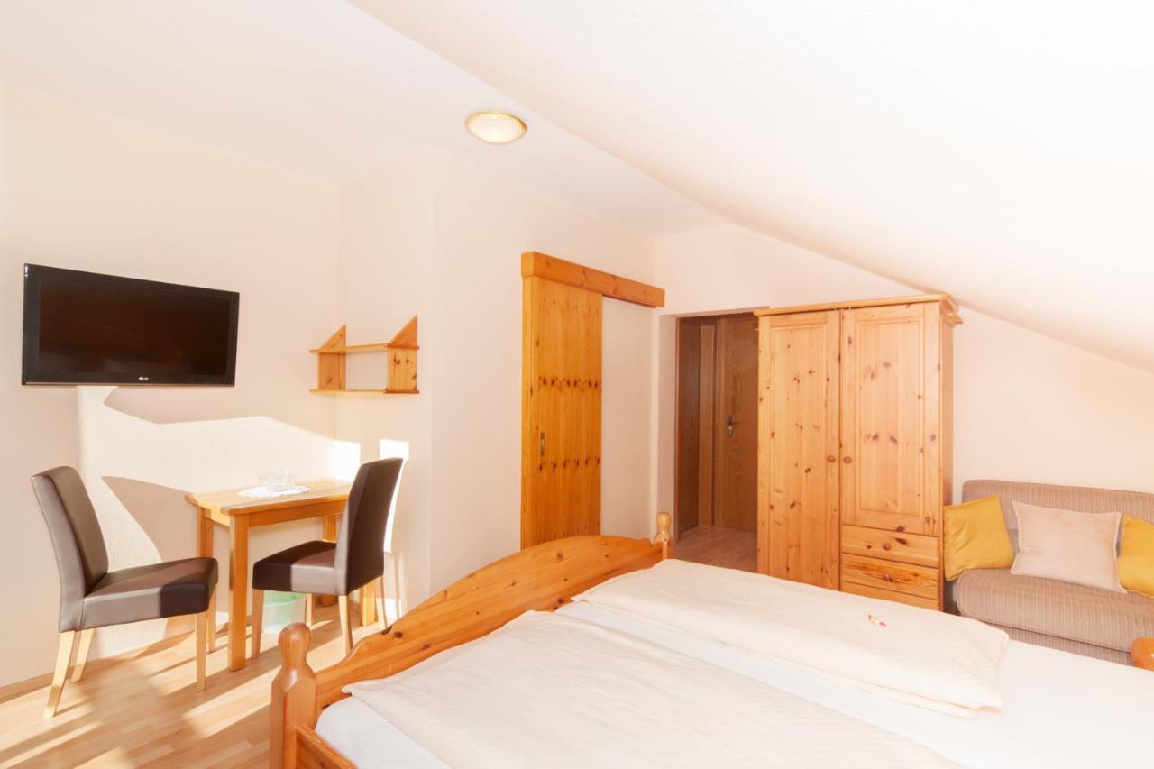 Restaurant - Cafe - Pension Hassler Берґ ім Драуталь Екстер'єр фото