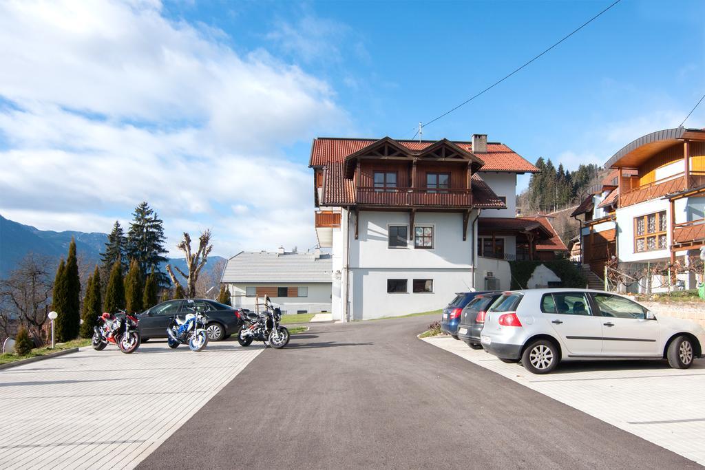 Restaurant - Cafe - Pension Hassler Берґ ім Драуталь Екстер'єр фото