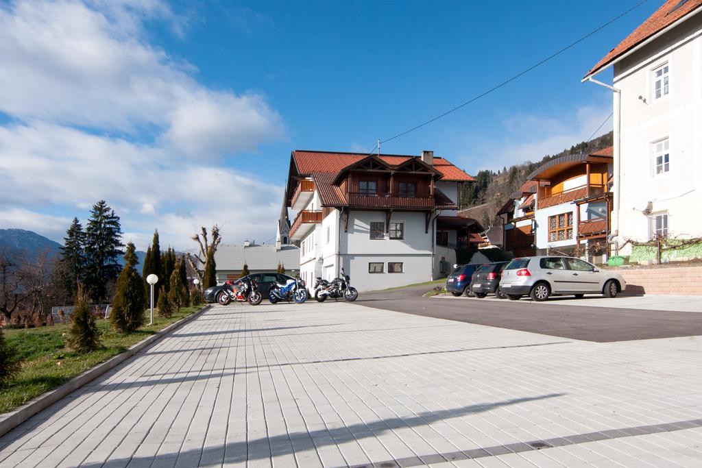 Restaurant - Cafe - Pension Hassler Берґ ім Драуталь Екстер'єр фото
